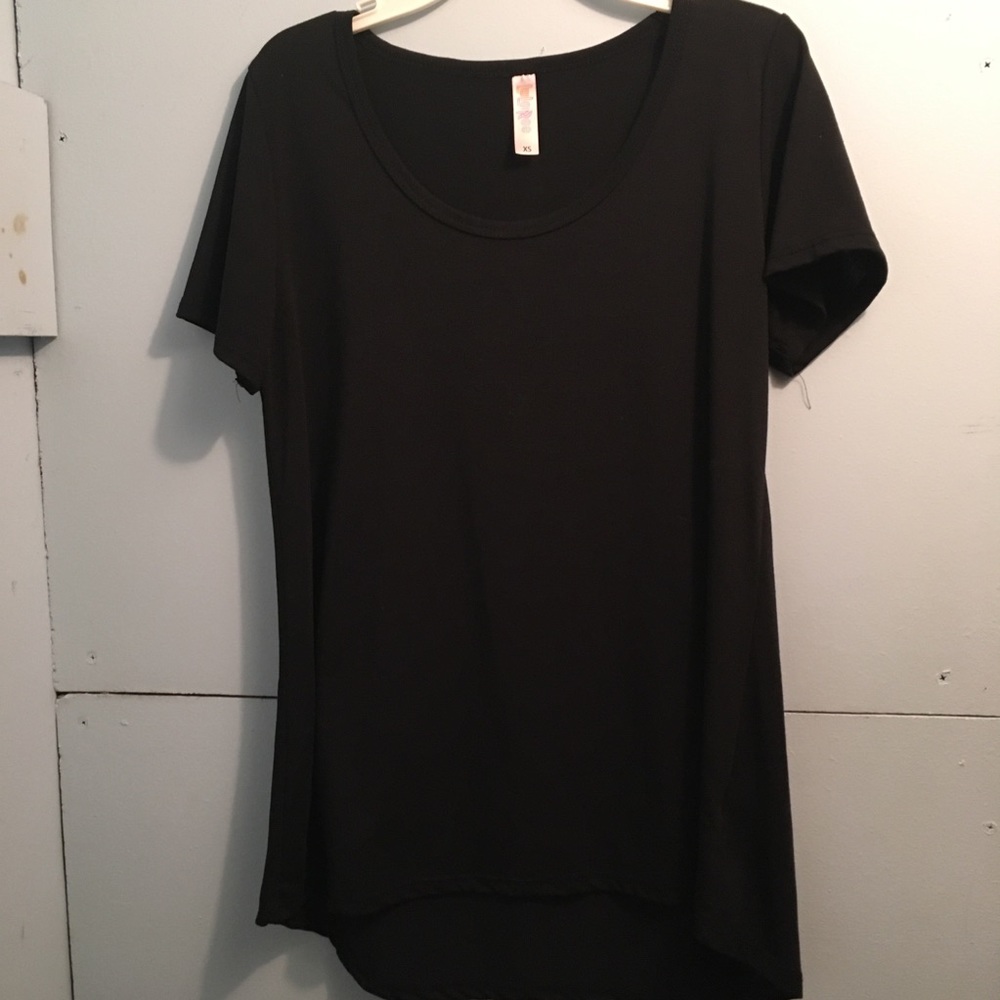 LuLaRoe XS Classic Tee EUC